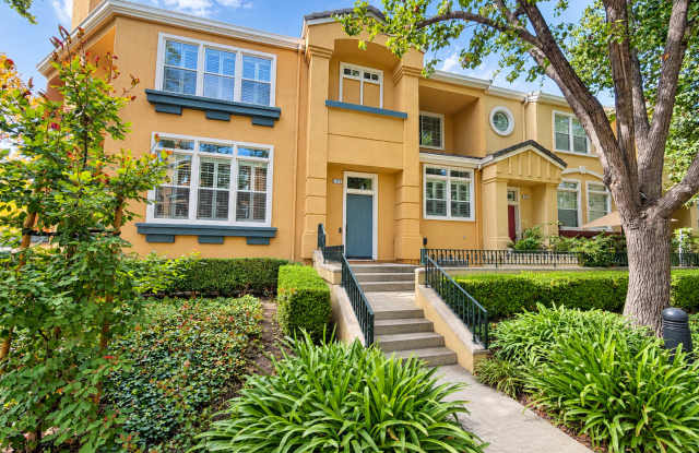 Remodeled 3-bedroom townhome in Fremont – Gated community! Gallery 1