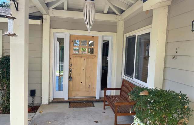 Charming 3b 2b house in Ojai! Gallery 3