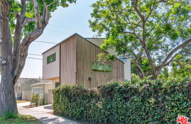 1352 Pacific Street Gallery 1
