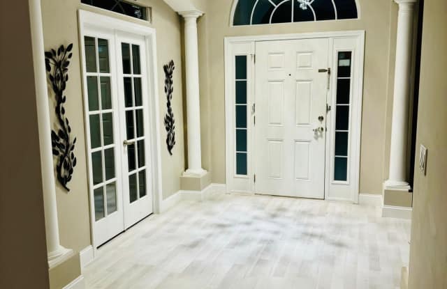 1816 CREEKWOOD Lane Gallery 4