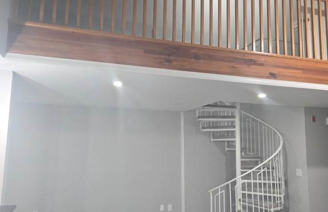9605 LAKE POINTE Court Gallery 2