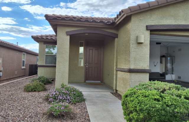 Discover exceptional living at The Preserve at Dove Mountain- 2Bdrm+ DEN, 2 Bath Gallery 4