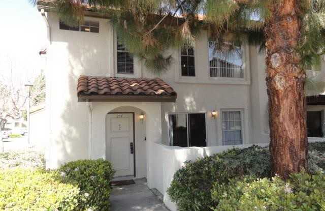 23401 La Crescenta - 23401 La Crescenta, Mission Viejo, CA 92691