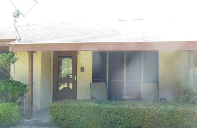 901 E Dallas Avenue unit: 16 photos photos