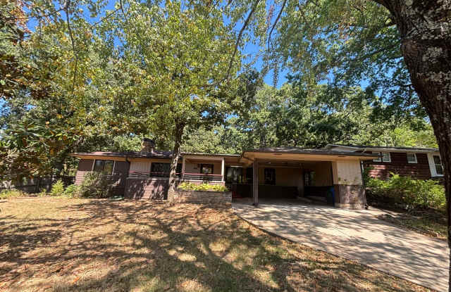 Mid-Century Character, Incredible Storage & Prime Location! Gallery 3