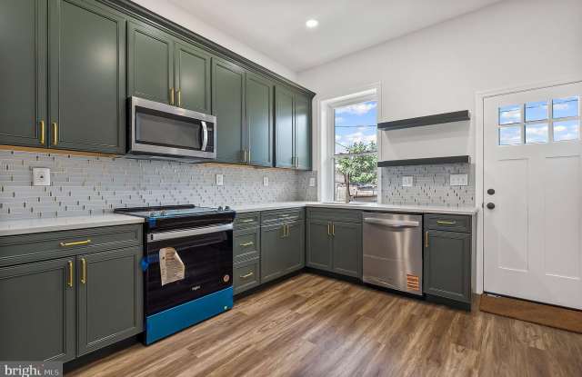 1715 N BROADWAY photos photos