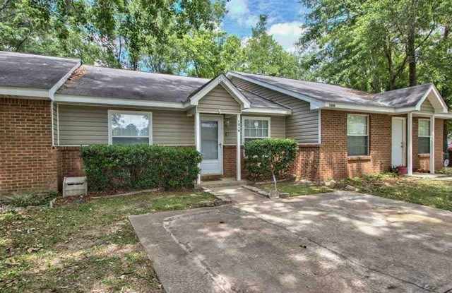 2 bedroom Duplex for rent off Apalachee Parkway $1350 per month, all wood floors, lawn care included Gallery 3