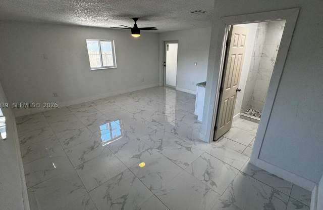 19100 NW 32nd Ave Gallery 4