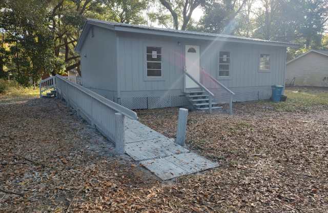 2708 E 24th Street - 2708 East 24th Street, Pascagoula, MS 39581