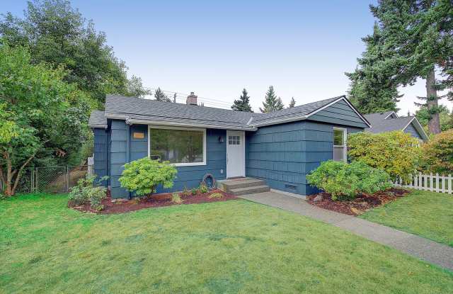 3bd/1.5ba Seattle House - 3637 48th Avenue Southwest, Seattle, WA 98116