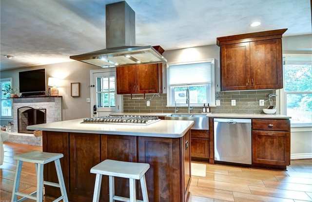 1133 Cresthaven Lane Gallery 4