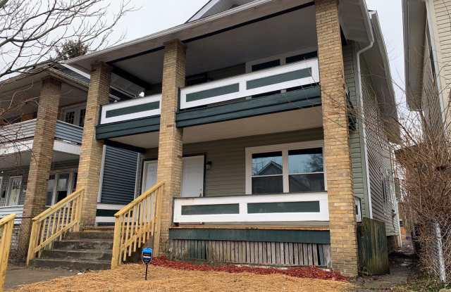967 Oakwood Avenue Gallery 2
