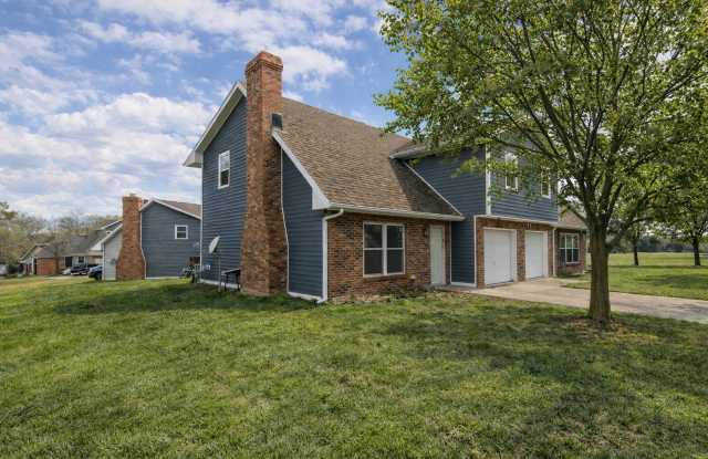 Large 3 bedroom Duplex Gallery 3