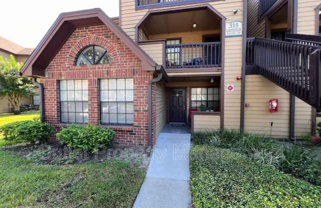 315 Lakepointe Drive - 315 Lakepointe Drive, Altamonte Springs, FL 32701