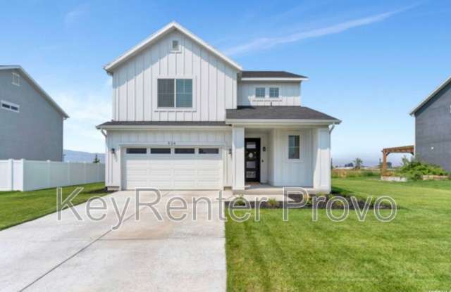 934 S 240 W photos photos