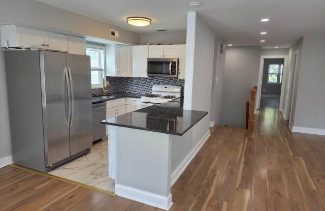 1701 SCOTCHBROOK Drive Gallery 4