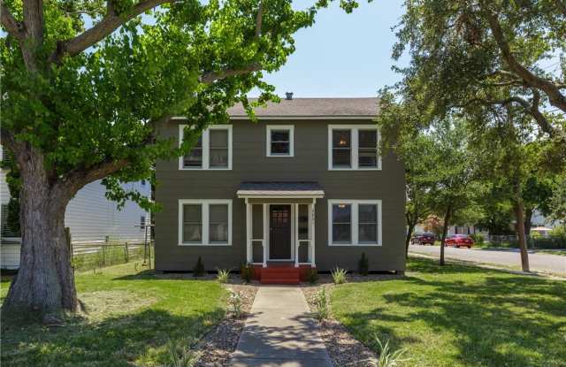 2801 Austin Street - 2801 Austin Street, Corpus Christi, TX 78404
