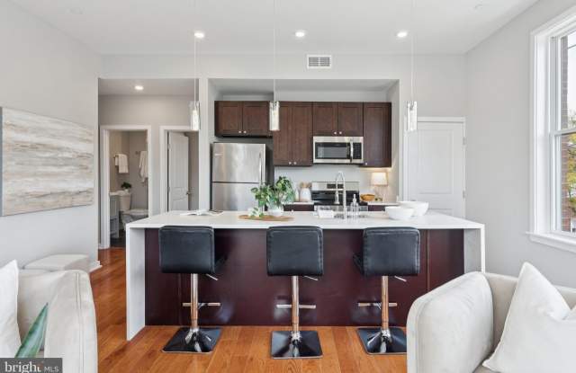 100 FORREST Avenue unit: 302 photos photos