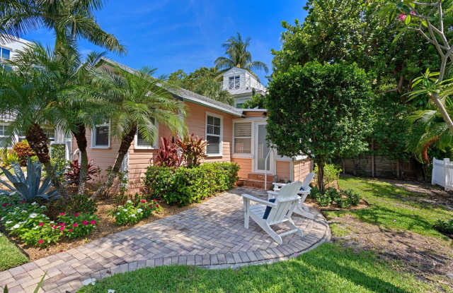 118 SE 7th Avenue photos photos