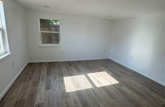 1510 Locust Gallery 1