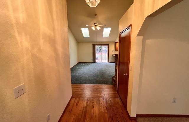 6912 15th Avenue Southeast Gallery 2