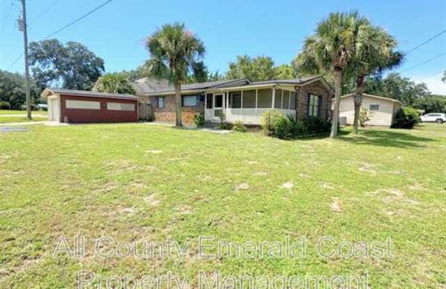 733 Beach Dr Gallery 4
