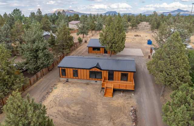Available Now: Fully Renovated Turnkey Home in Crooked River Ranch! Gallery 1