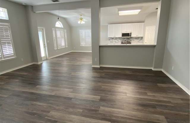 7122 Lindenwood Drive Gallery 4