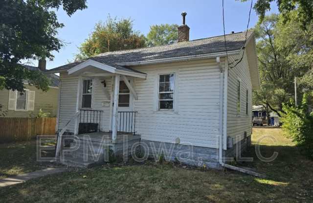 323 Idaho Street - 323 Idaho Street, Waterloo, IA 50703