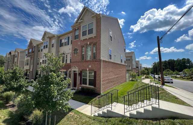 Bright and airy 3bd 3.5bth garage townhome located in Shannon Glen community. Gallery 3