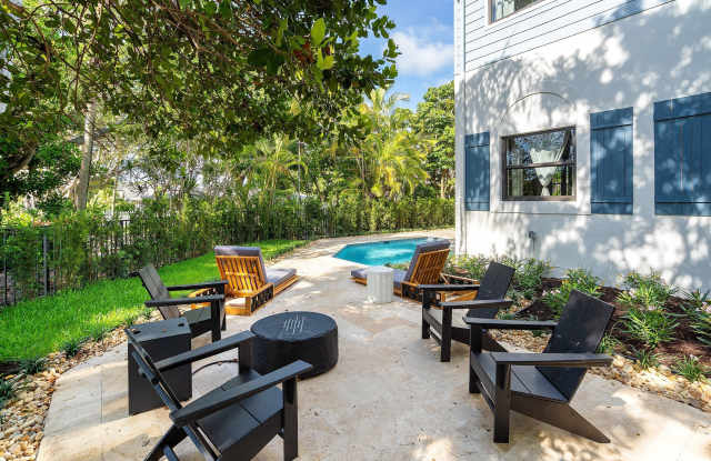 1920 SPANISH Trail Gallery 1