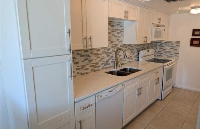 1111 Cape Coral Pkwy W Gallery 1