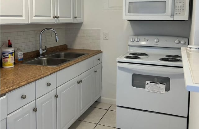 1095 Southeast 22nd Avenue - 1095 Southeast 22nd Avenue, Pompano Beach, FL 33062