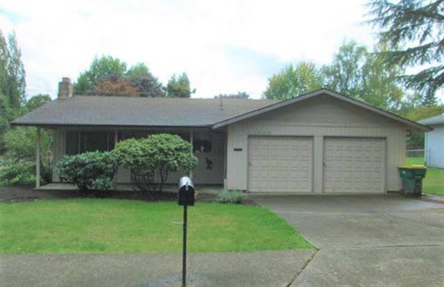 17640 SW Wright Street ~ Coming Soon! Available for Showings starting July 27, 2026 - NEW Carpet & Paint photos photos