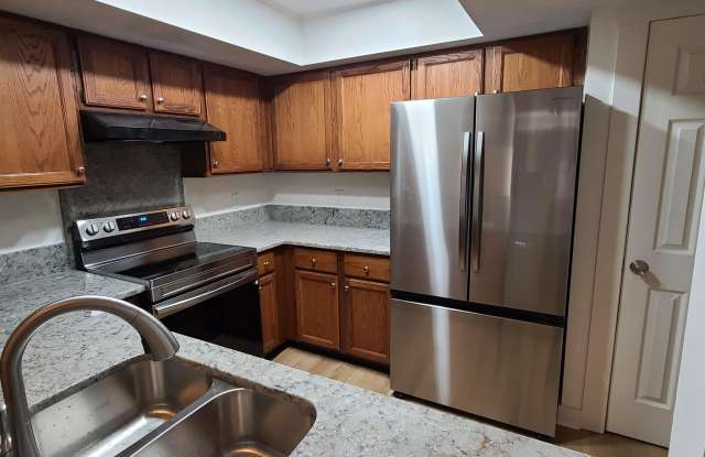 2410 IRONSTONE Drive W photos photos