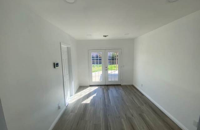 1515 Elizabeth Street Gallery 4