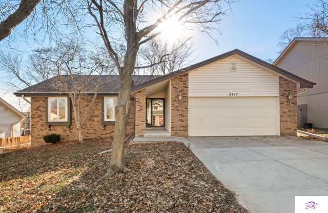 AVAILABLE NOW! - 3717 Burr Oak Drive, Bellevue, NE 68123
