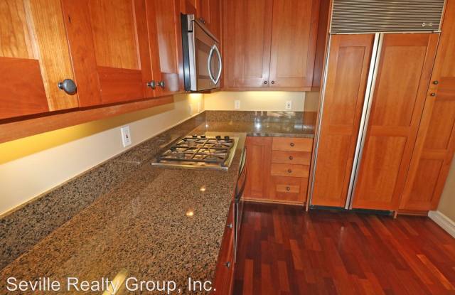 700 West Harbor Drive #305 Gallery 4