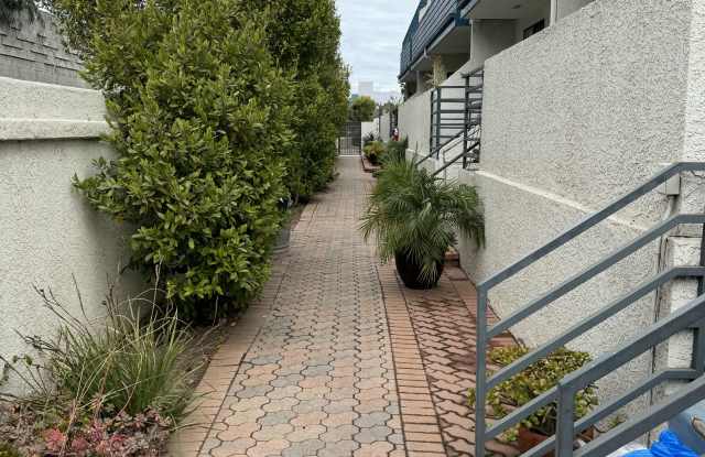 1749 12th Street - 1Unit B Gallery 2