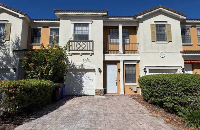 Townhome In St Cloud For Rent with 4 Bedroom 3 Full Bath photos photos