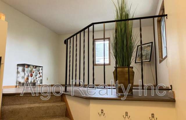 2954 Northeast Taylor Street - 2 Gallery 3