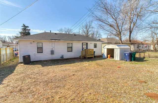 Pristine 3BD/BTH Home Right Off of i35 Gallery 4