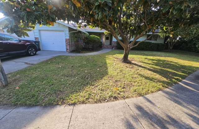 Spacious Home For Rent in Corning! Gallery 1