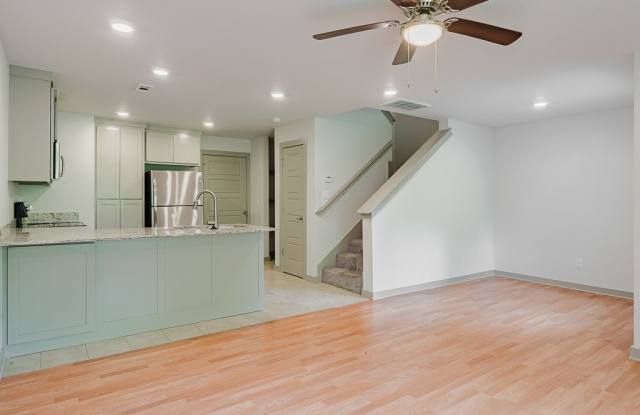 3410 SW Vel Mews Gallery 3