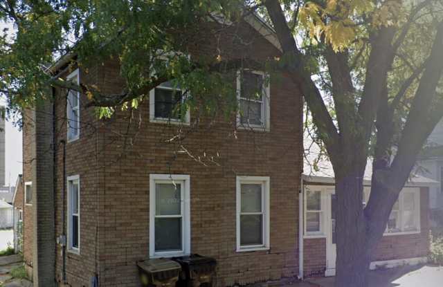 211 North Walnut Avenue Gallery 1