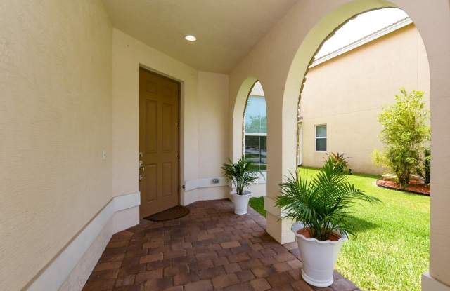 713 NW Leonardo Circle Gallery 3