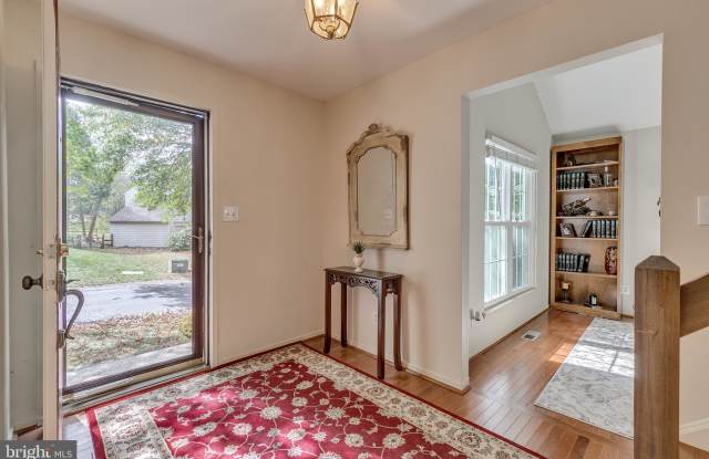 20713 BOUNTYFIELD COURT Gallery 3