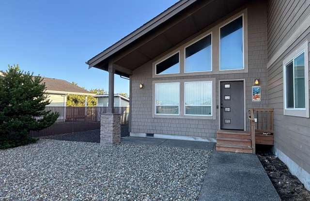 Modern coastal living in Ocean Shores! Gallery 4