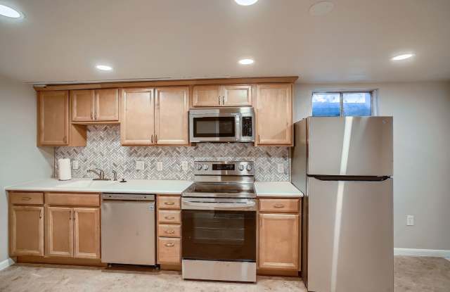 1 Bedroom ADU with Full Kitchen  Private 3/4 Bath *Utilities  Wi-Fi Included!* photos photos