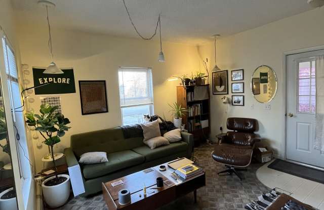 219 West Ninth Street Gallery 4